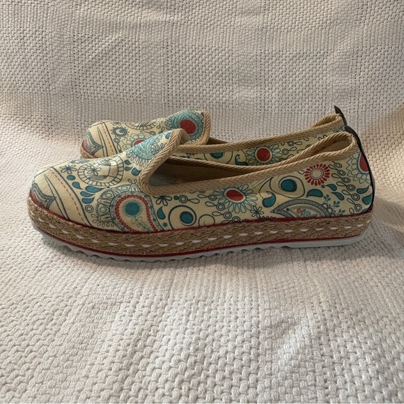 Goby Red, Off White & Blue Floral Boho Slip On Espadrille Loafer Flats Size 38 - Picture 7 of 10